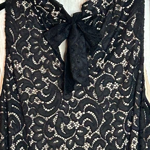 Lace overlay knit top sleeveless - Picture 6 of 6